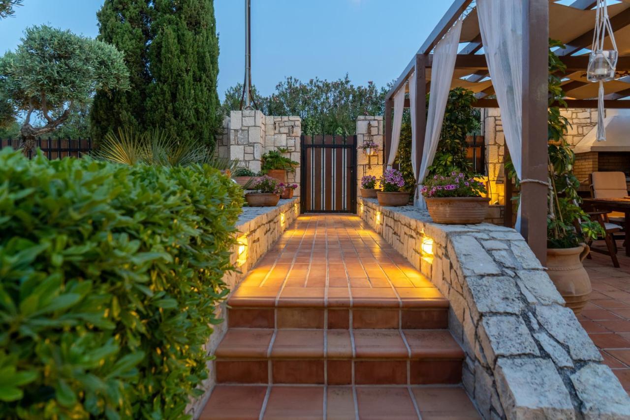 Green Acre Villa Karteros Exterior photo